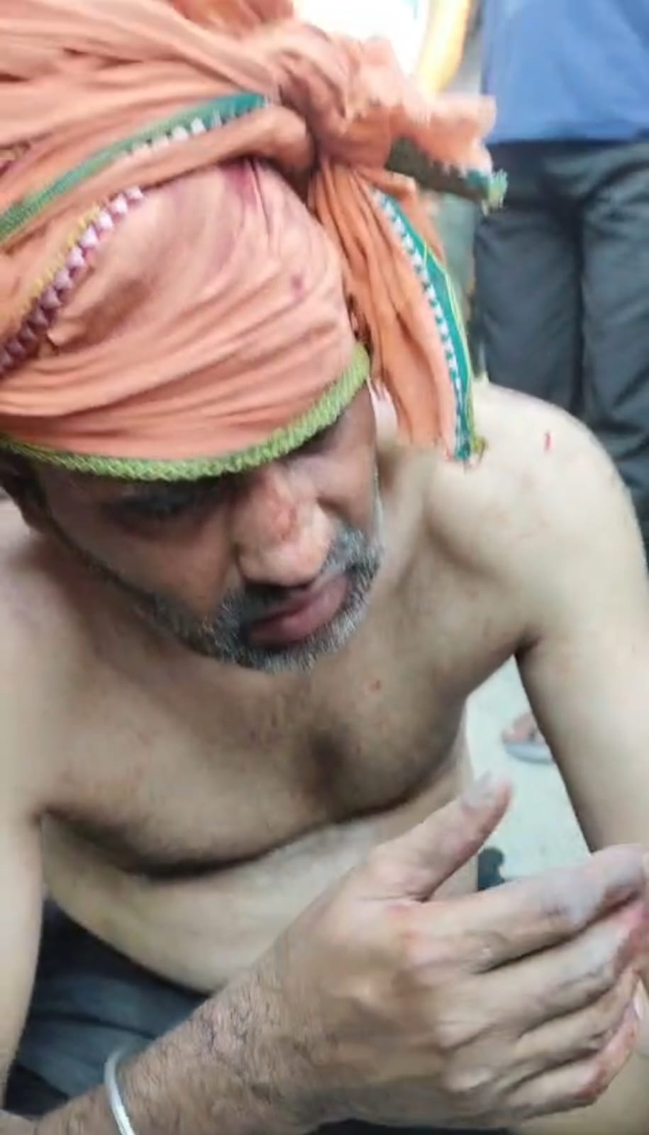 चंदौली में पूर्व सैनिक ने अस्पताल में महिला समेत ट्रेन में दो यात्रियों की गोली मारकर की हत्या