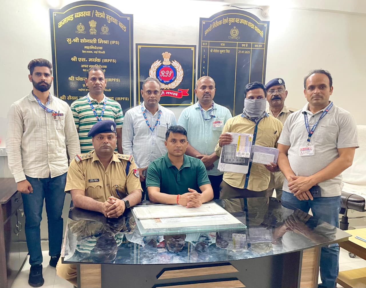 आरपीएफ व सीआईबी की संयुक्त कार्रवाई में अवैध टिकट कारोबार का भंडाफोड़