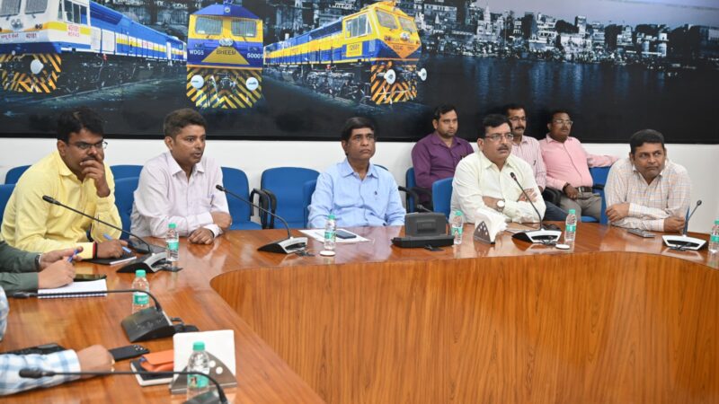 रेलवे बोर्ड के अतिरिक्त सदस्य  ने किया बरेका का दौरा