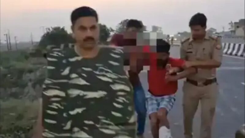 चंदौली : महिला बनकर लूट करने वाला गिरोह धराशायी, एक के पैर में लगी गोली