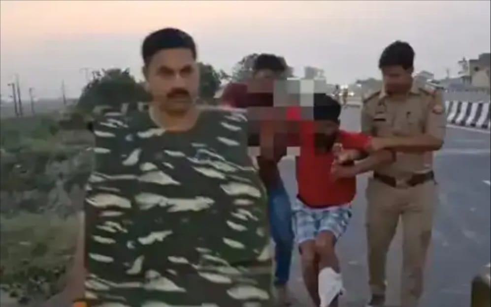 चंदौली : महिला बनकर लूट करने वाला गिरोह धराशायी, एक के पैर में लगी गोली