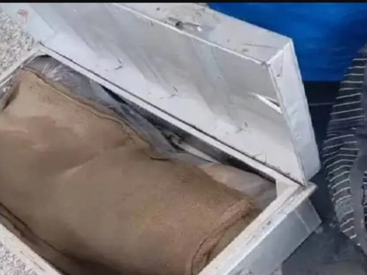 लखनऊ : गोमतीनगर एक्सप्रेस में मिला युवती का कटा-बटा शव, सिर गायब