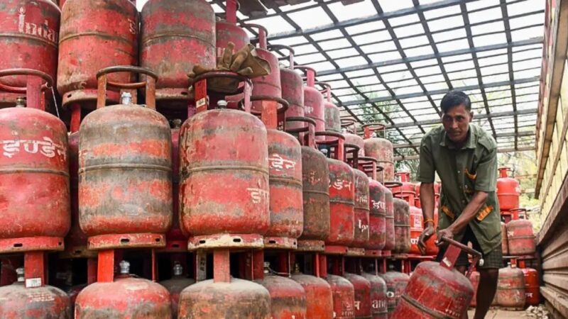 उत्तर प्रदेश में पेट्रोल, डीजल और एलपीजी की कोई कमी नहीं, अफवाहों से बचें