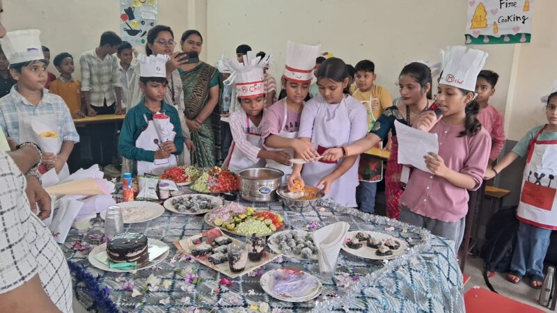 आर एस शिवमूर्ति पब्लिक स्कूल की समर पार्टी( फ्रूट सेलिब्रेशन) में बच्चों ने बिखेरे हुनर के रंग