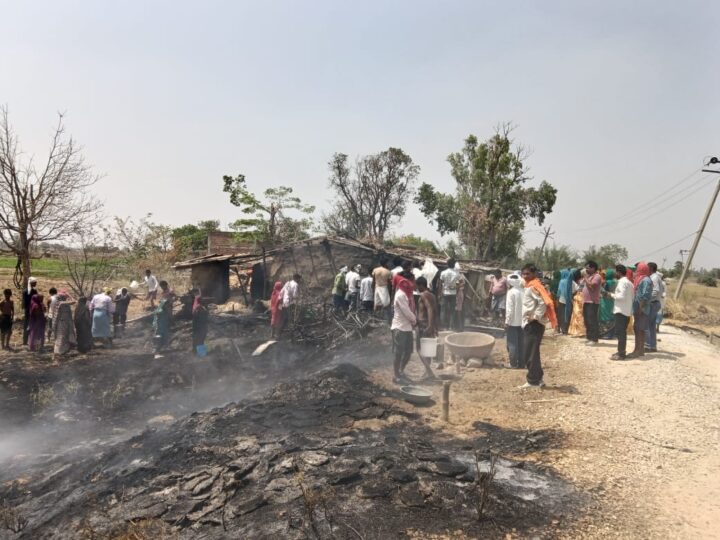 करही गांव में भीषण अग्निकांड, दो भैंसें जिंदा जलीं; किसान का अनाज और गृहस्थी राख