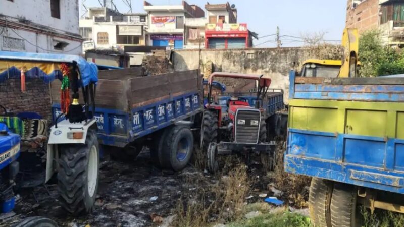 अवैध खनन पर  रातभर चली छापेमारी में 23 वाहन जब्त