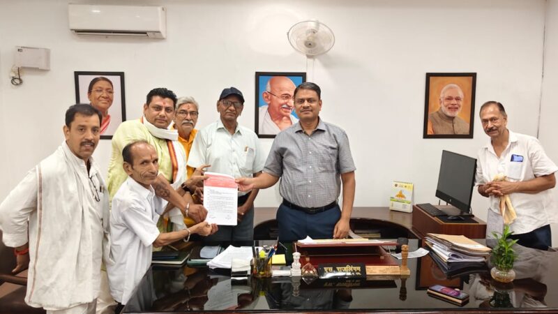 व्यापारियों ने गोदौलिया-मैदागिन मार्ग पर स्प्रिंकलर फव्वारा लगाने की उठाई मांग