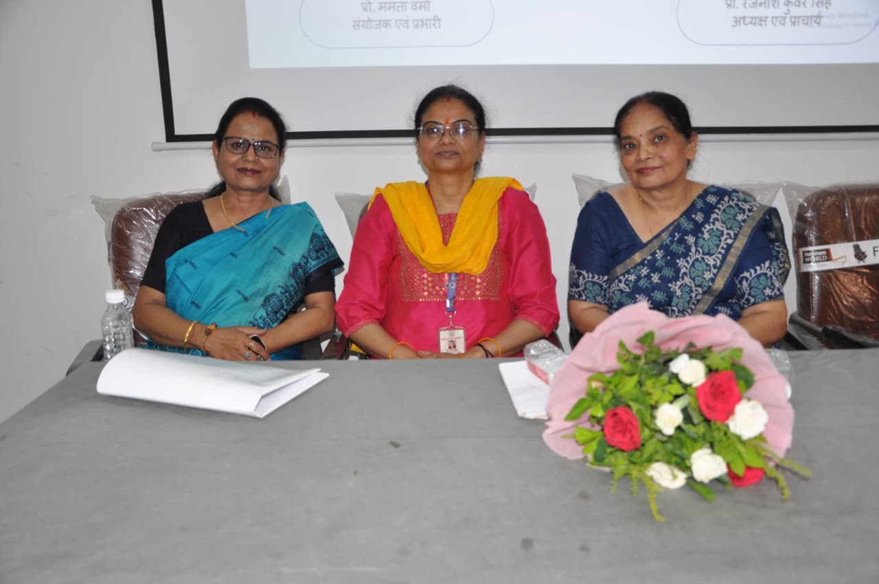 मानसिक स्वास्थ्य जागरूकता पर हरिश्चंद्र पीजी कॉलेज में कार्यशाला संपन्न