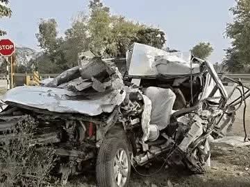 कैंचीधाम दर्शन को निकले 7 दोस्तों की कार हादसे का शिकार, 4 की दर्दनाक मौत; 3 गंभीर
