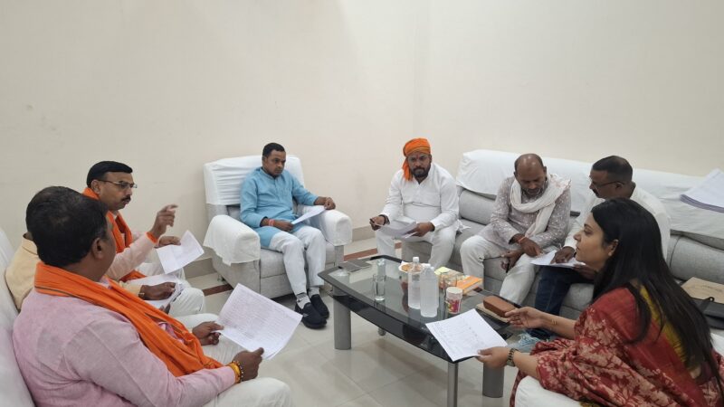 रोहनिया विधानसभा क्षेत्र के विकास कार्यों की विधायक ने की समीक्षा