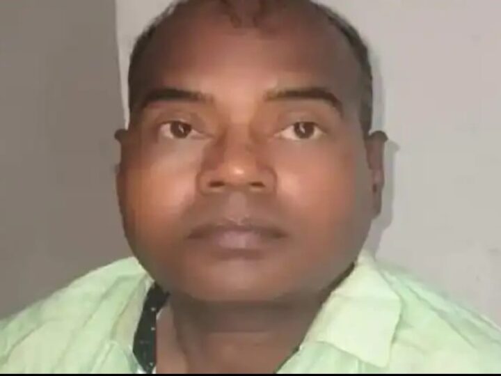 10वीं की नाबालिग छात्रा के साथ आपत्तिजनक हालत में पकड़ा गया सरकारी स्कूल शिक्षक