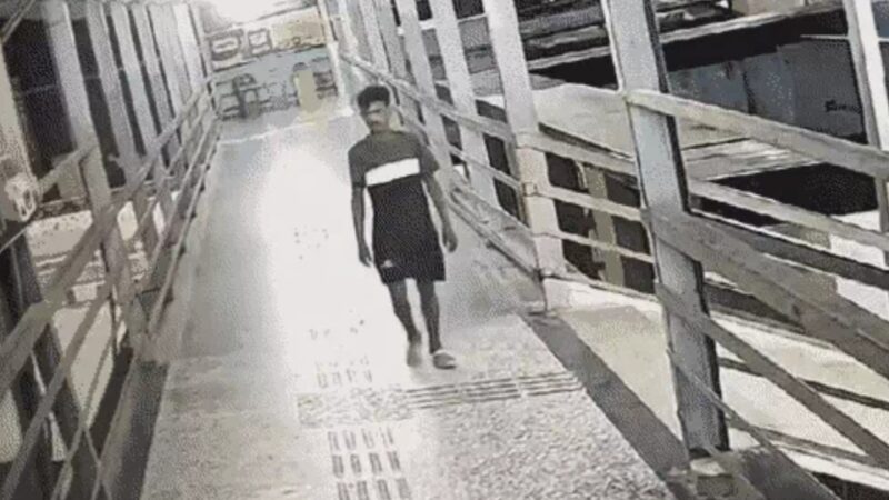 बनारस रेलवे स्टेशन के फूड स्टाल से 7.10 लाख की चोरी, सीसीटीवी में कैद हुआ चोर