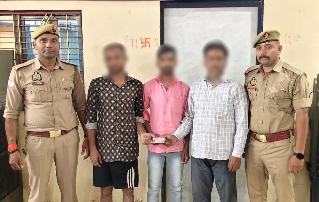 लोहता में जुआ खेलते तीन गिरफ्तार
