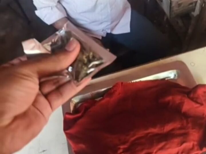 वाराणसी: सुंदरपुर में भांग की दुकान की आड़ में गांजा बिक्री का वीडियो वायरल
