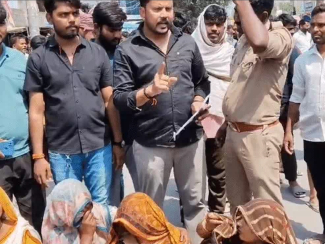 बारात से लौट रहे युवक की हत्या, सड़क जाम
