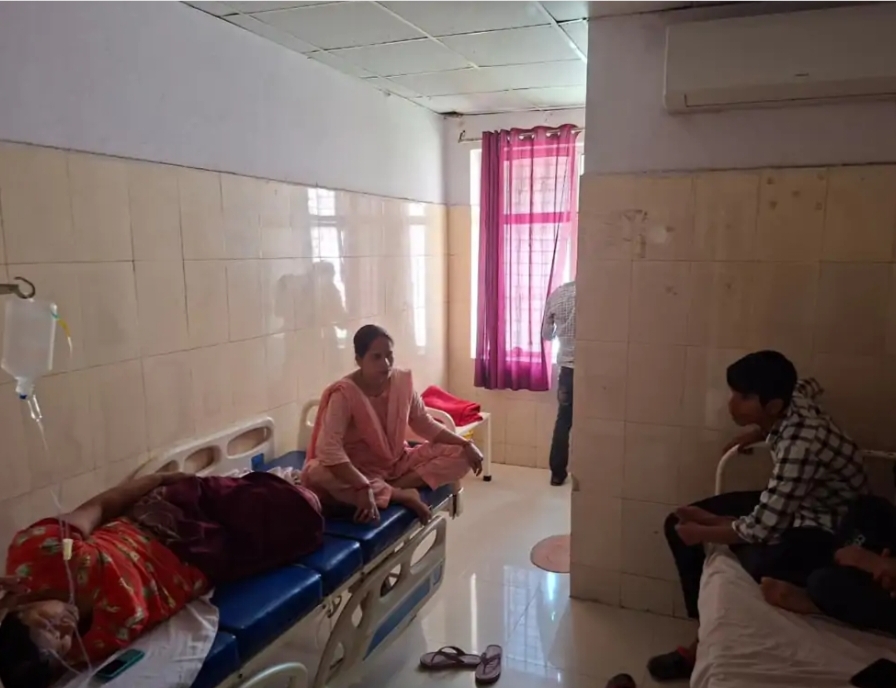 प्राइवेट वार्ड में बंद पड़े AC, गर्मी से बेहाल मरीज