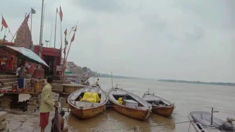 पूर्वांचल में बदला मौसम, बढ़ी ठंडक