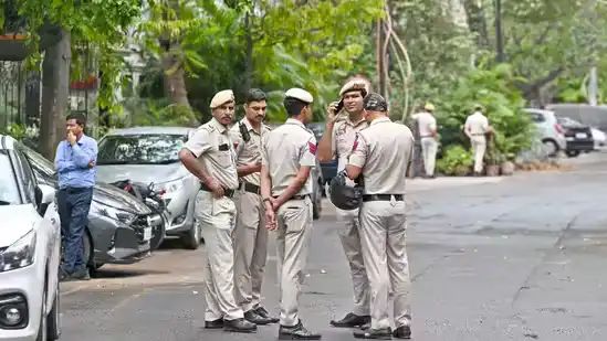 बच्चों की चिंता में अस्पताल जाने से मना
