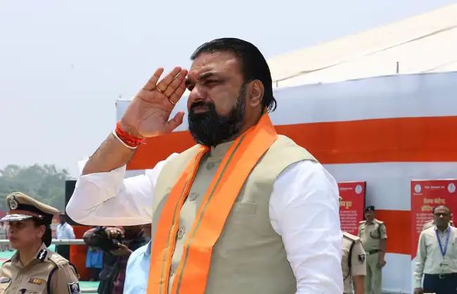 बिहार में निवेश बढ़ाने पर जोर, सम्राट चौधरी ने 80 आधुनिक फायर ब्रिगेड वाहनों को किया रवाना