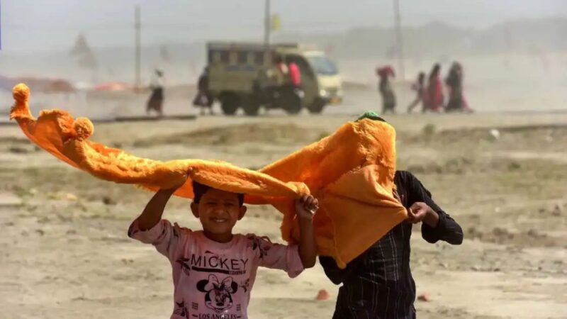 देशभर में मौसम का बदला मिजाज: दिल्ली-यूपी में भीषण लू, बिहार-झारखंड में आंधी-बारिश का अलर्ट