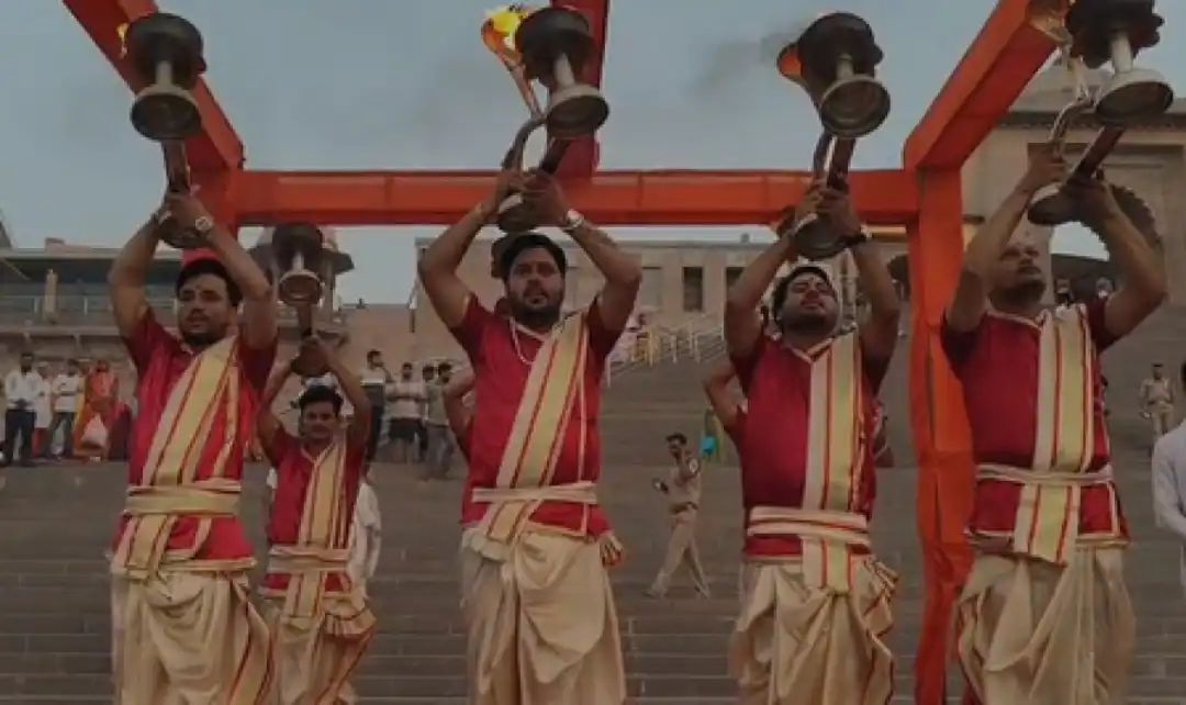 गंगा दशहरा पर काशी विश्वनाथ धाम में विशेष आरती, दुग्धाभिषेक और पूजा