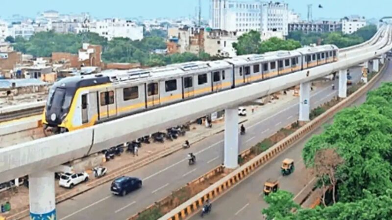 आगरा मेट्रो पर पेड़ों की रोक, निरीक्षण के बाद फैसला