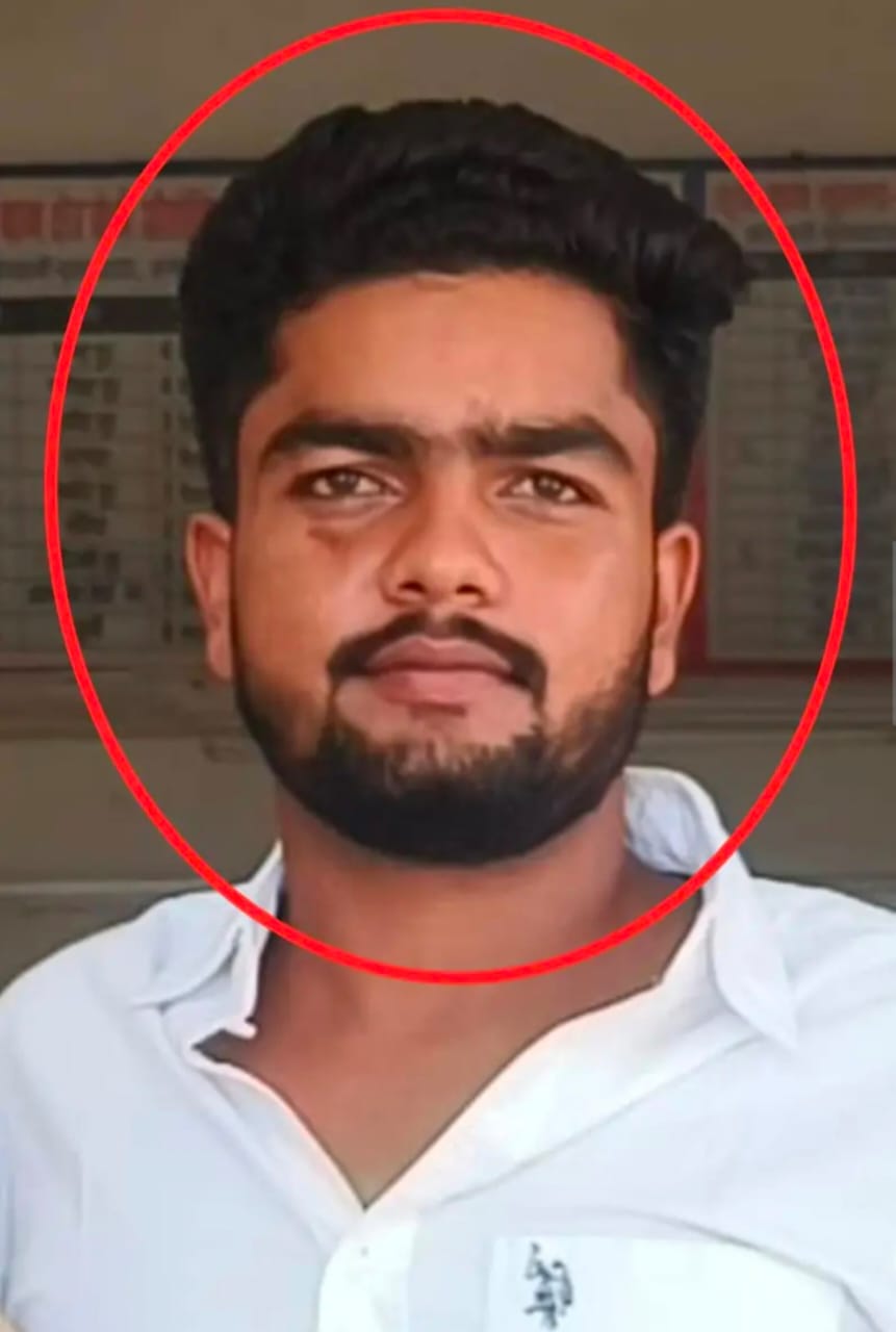 भाजयुमो नेता हत्याकांड से जुड़ा आरोपी चंदौली में अवैध तमंचे संग गिरफ्तार