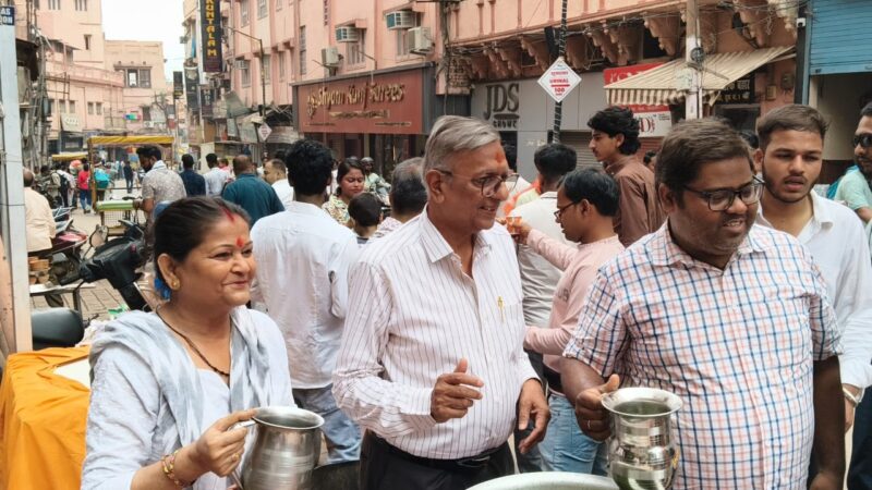 बड़ा मंगल पर संकल्प संस्था एवं बाबा गणिनाथ भक्त मंडल ने की आम पन्ना सेवा
