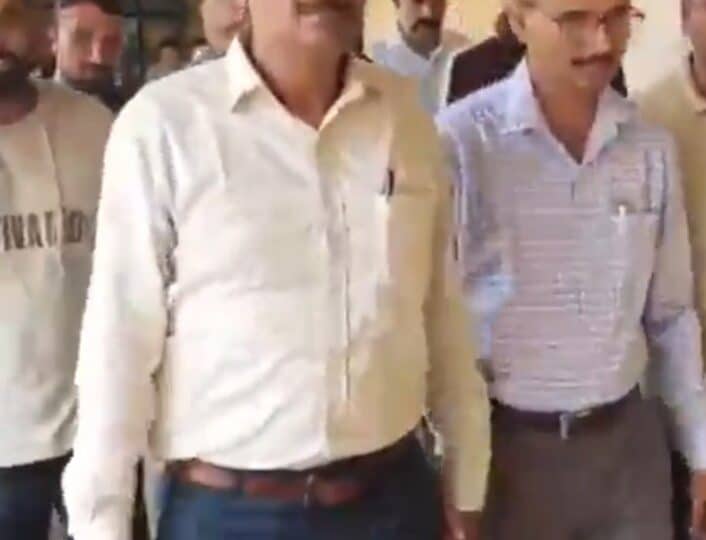 गाजियाबाद में रिश्वत लेते आबकारी विभाग का हेड कांस्टेबल गिरफ्तार