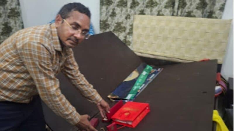 बंद मकान का ताला तोड़ लाखों की चोरी