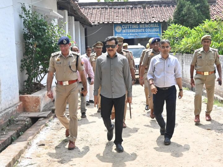 आरक्षी भर्ती परीक्षा को लेकर पुलिस आयुक्त और जिलाधिकारी ने किया परीक्षा केंद्रों का निरीक्षण