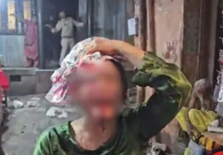 बांके बिहारी मंदिर के पास मकान का छज्जा गिरा, कई श्रद्धालु घायल