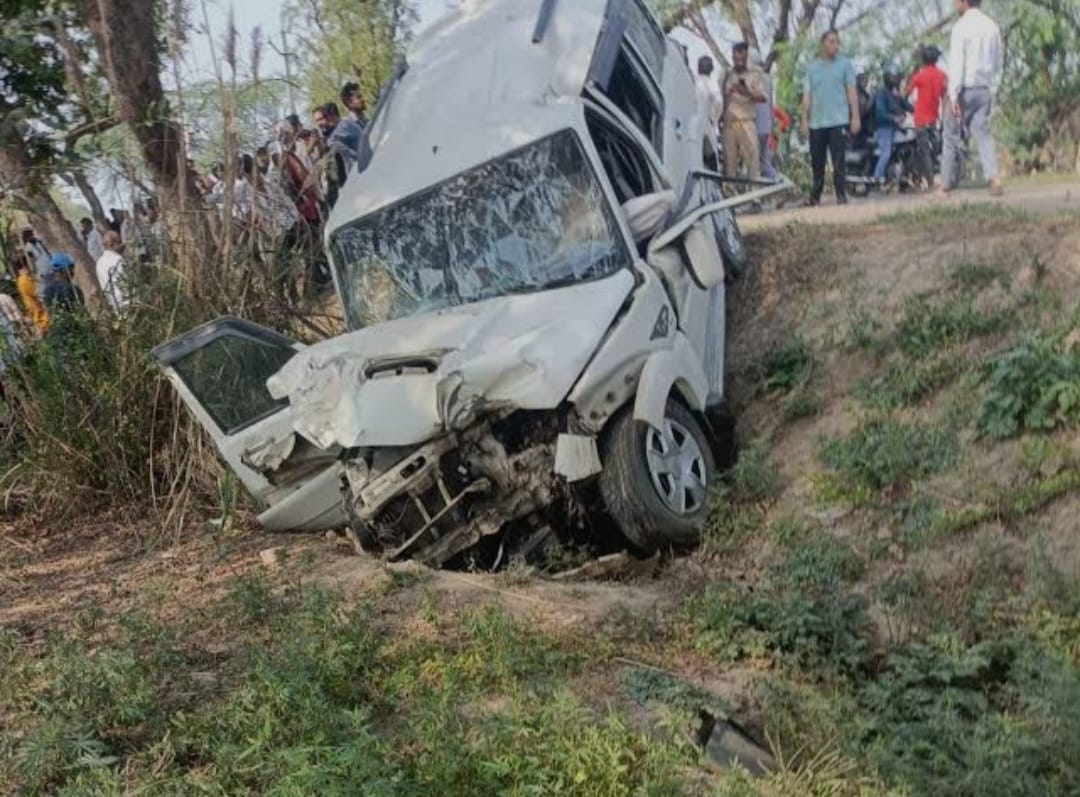 कार-ट्रैक्टर की भीषण टक्कर में इंस्पेक्टर की मौत, पुलिस महकमे में शोक