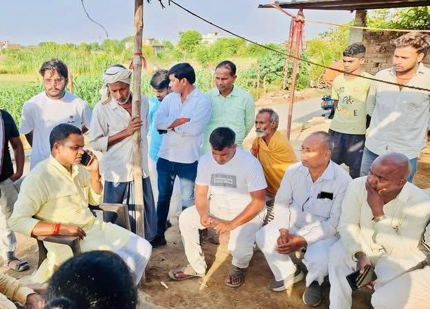पेंटर सोनू यादव की हत्याकांड की खबर पर पीड़ित के घर पहुंचे विधायक सुनील पटेल
