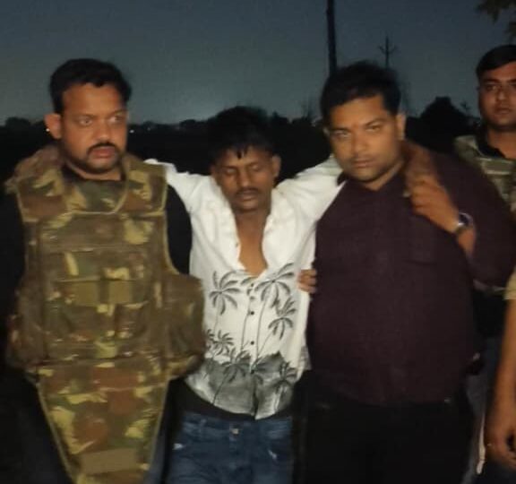 शिवपुर : पुलिस-बदमाश मुठभेड़ में शातिर चोर के पैर में लगी गोली, साथी गिरफ्तार