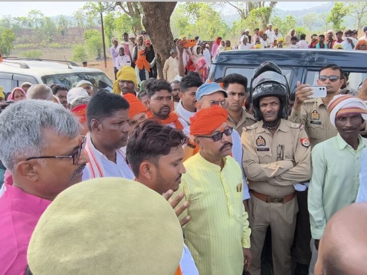 झरिया में प्रस्तावित परियोजना की जनसुनवाई का ग्रामीणों ने किया विरोध, पर्यावरण संरक्षण की उठाई मांग