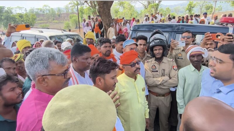 झरिया में प्रस्तावित परियोजना की जनसुनवाई का ग्रामीणों ने किया विरोध, पर्यावरण संरक्षण की उठाई मांग