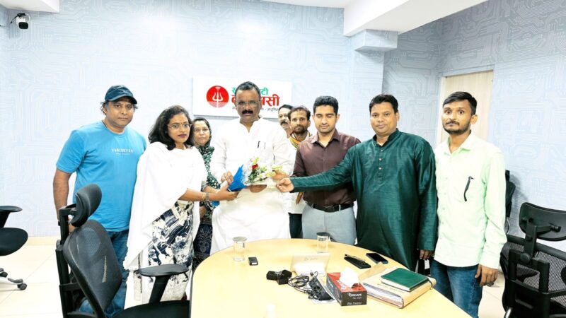 उस्ताद बिस्मिल्लाह ख़ान के पैतृक आवास को संग्रहालय बनाने की पहल तेज, महापौर और नगर आयुक्त से परिवार की बैठक