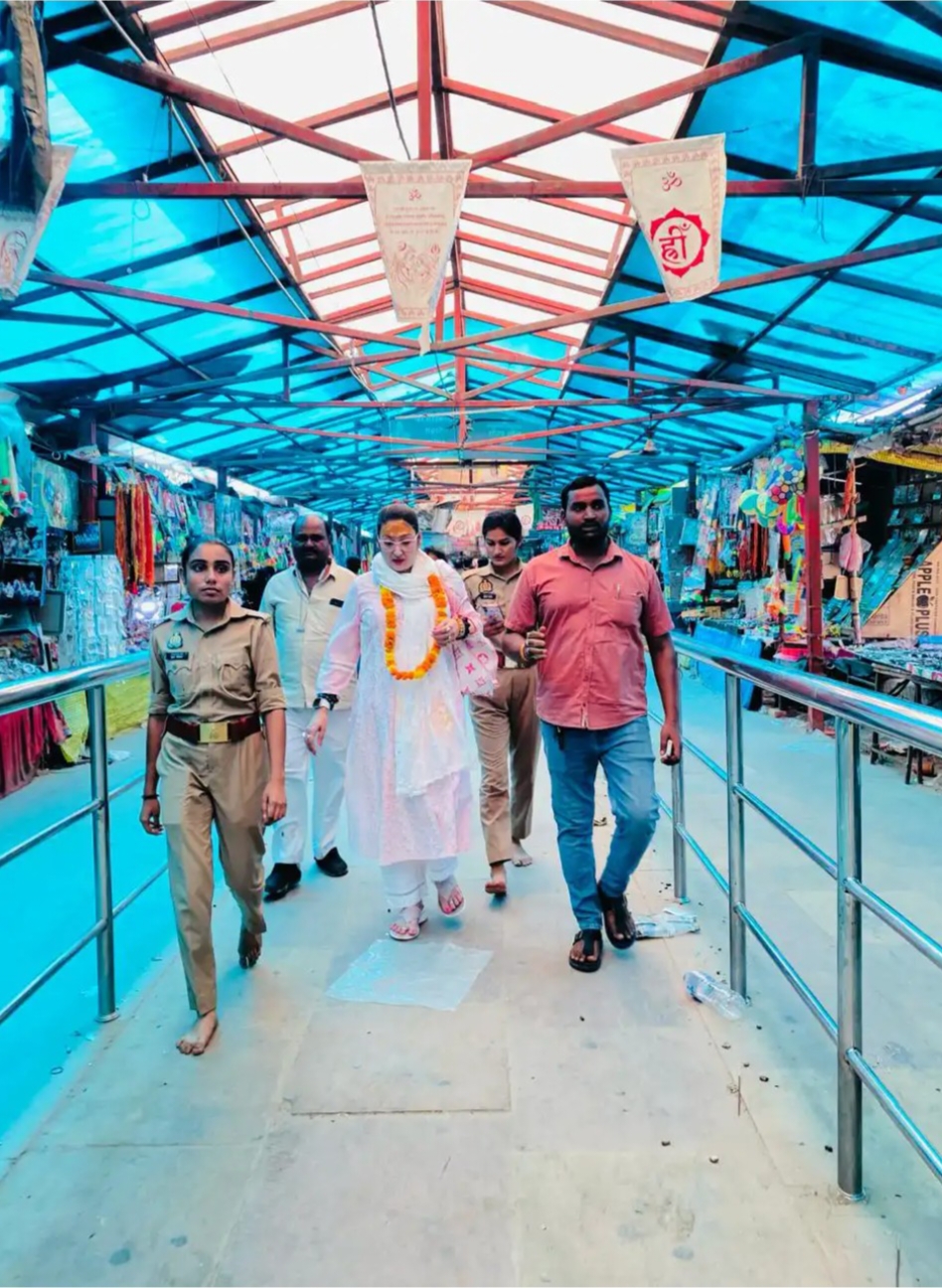 मार्कण्डेय महादेव मंदिर में सुनीता आहूजा ने किया दर्शन-पूजन
