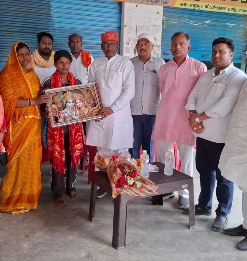 कांस्य पदक जीतने वाली बेटी को भाजपा जिलाध्यक्ष ने किया सम्मानित