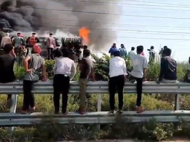 फिरोजाबाद में मालगाड़ी की बोगी में लगी भीषण आग, दमकल ने पाया काबू