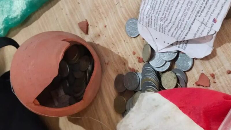 बंद मकान का ताला तोड़कर लाखों की नकदी समेत सोने-चांदी के आभूषण ले उड़े चोर