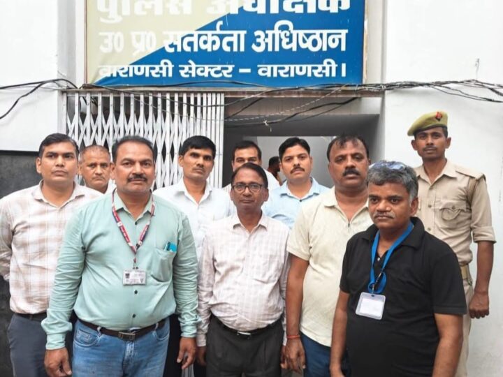 वाराणसी : उद्योग विभाग का सहायक प्रबंधक 5 हजार रुपये रिश्वत लेते गिरफ्तार