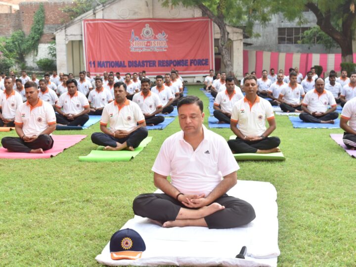 अंतरराष्ट्रीय योग दिवस पर एनडीआरएफ का संदेश— ‘योग अपनाएं, स्वस्थ जीवन पाएं’
