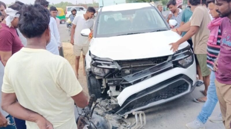 कार की टक्कर से युवक गंभीर