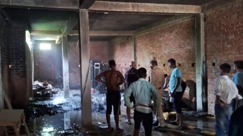 शॉर्ट सर्किट से दोना-पत्तल कारखाने में भीषण आग