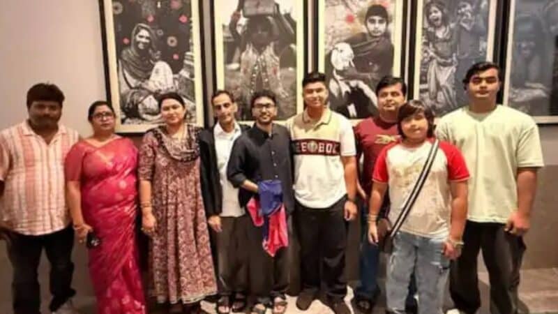 आईपीएल में चमकने के बाद घर पहुंचे वैभव सूर्यवंशी, आईपीएस मामा और नानी से की मुलाकात
