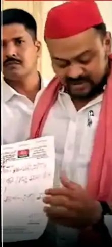 खून से पत्र लिख सपा नेता ने उठाई गाय को ‘राष्ट्रीय माता’ घोषित करने की मांग