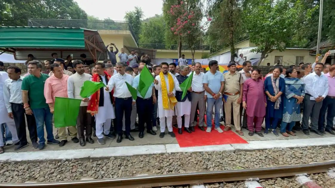 चार साल बाद कांगड़ा में फिर दौड़ी ट्रेन