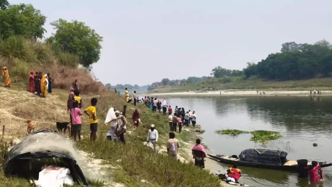 गोमती में समाए दो मासूम, बचाव अभियान जारी